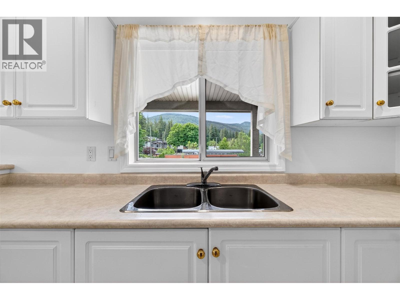 #301 330 7 Street SE - 22