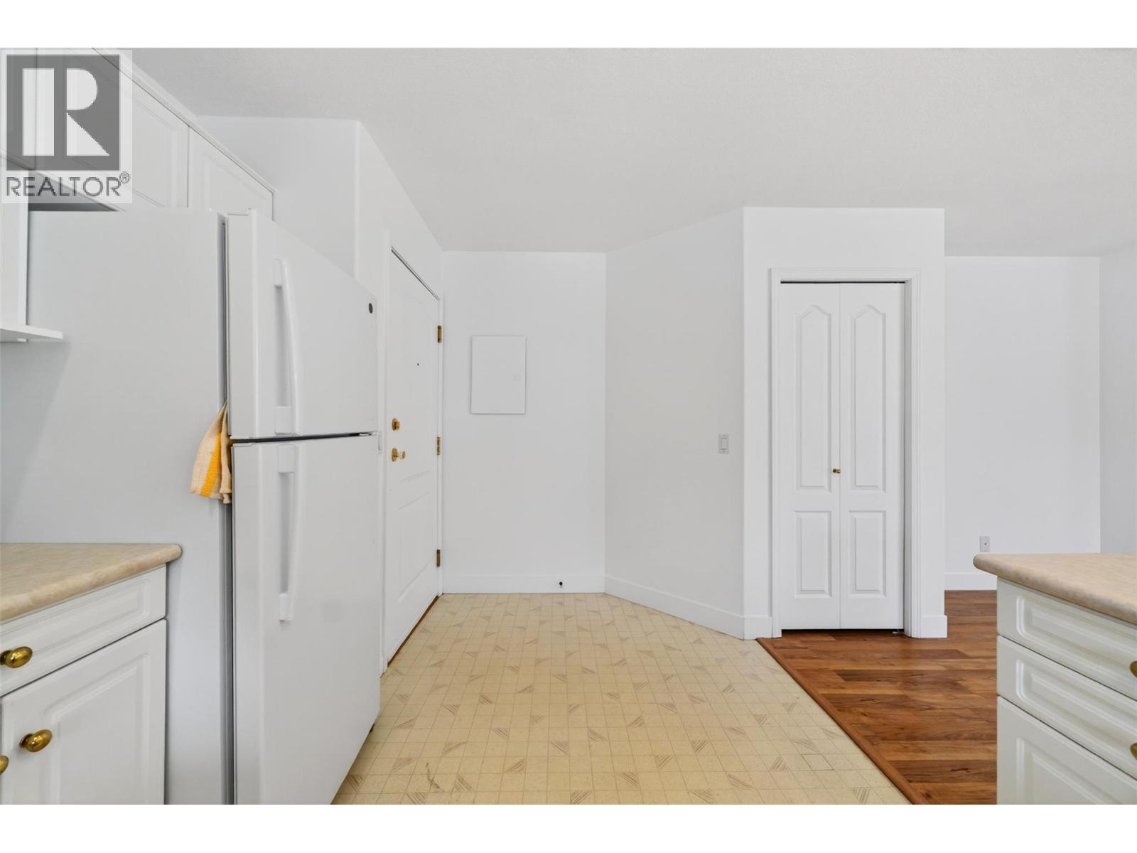 #301 330 7 Street SE - 24