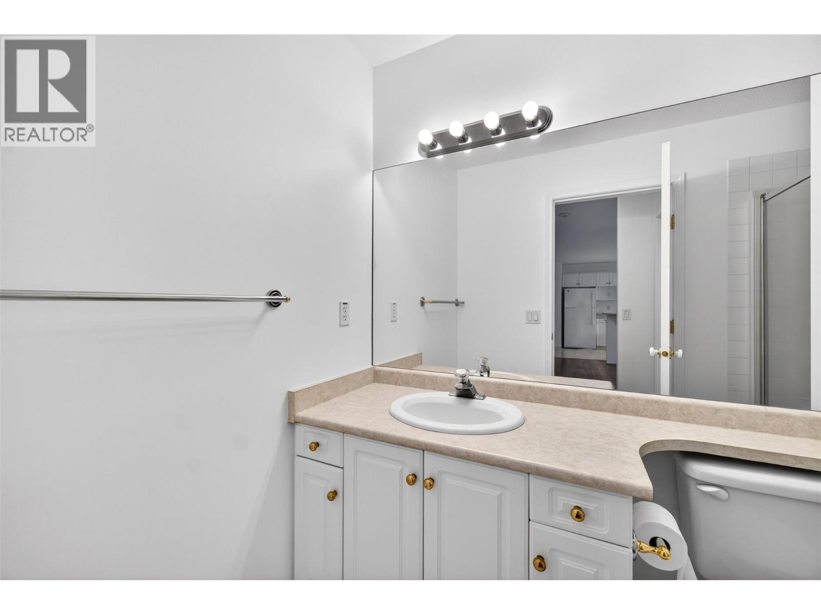 #301 330 7 Street SE - 32