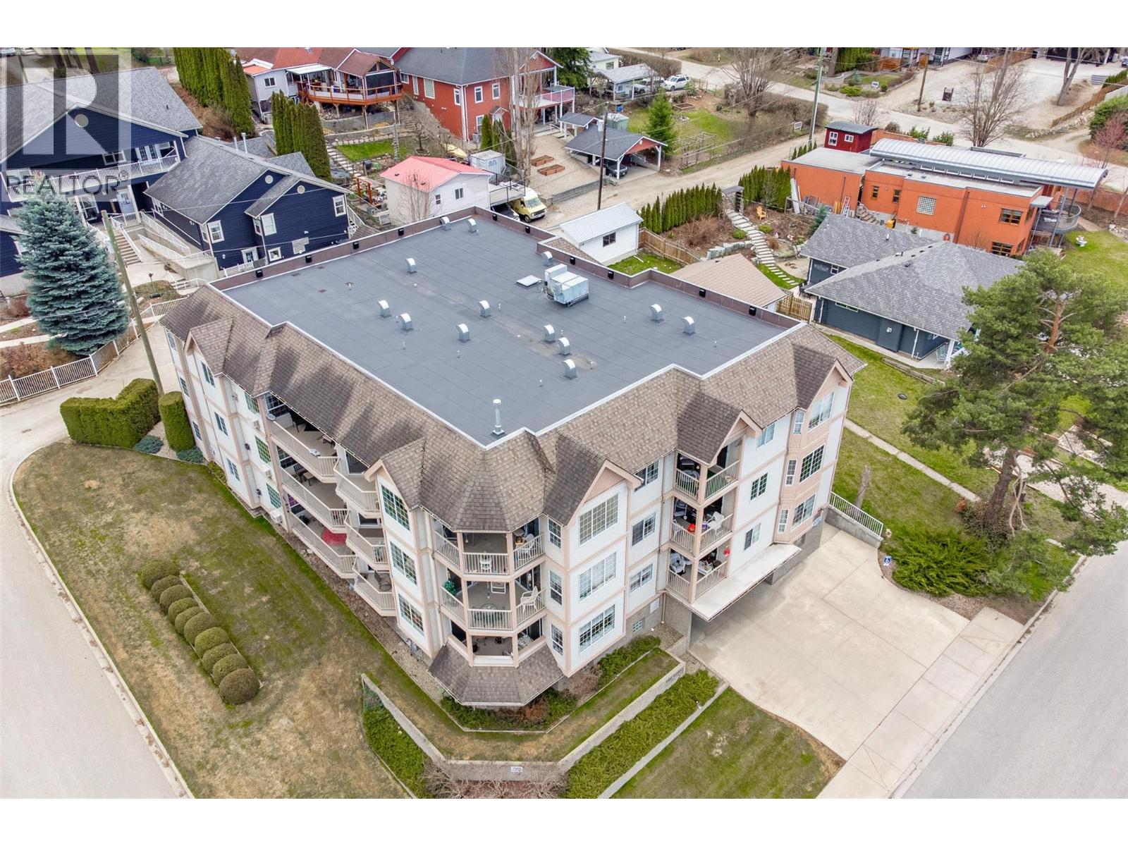 #301 330 7 Street SE - 43