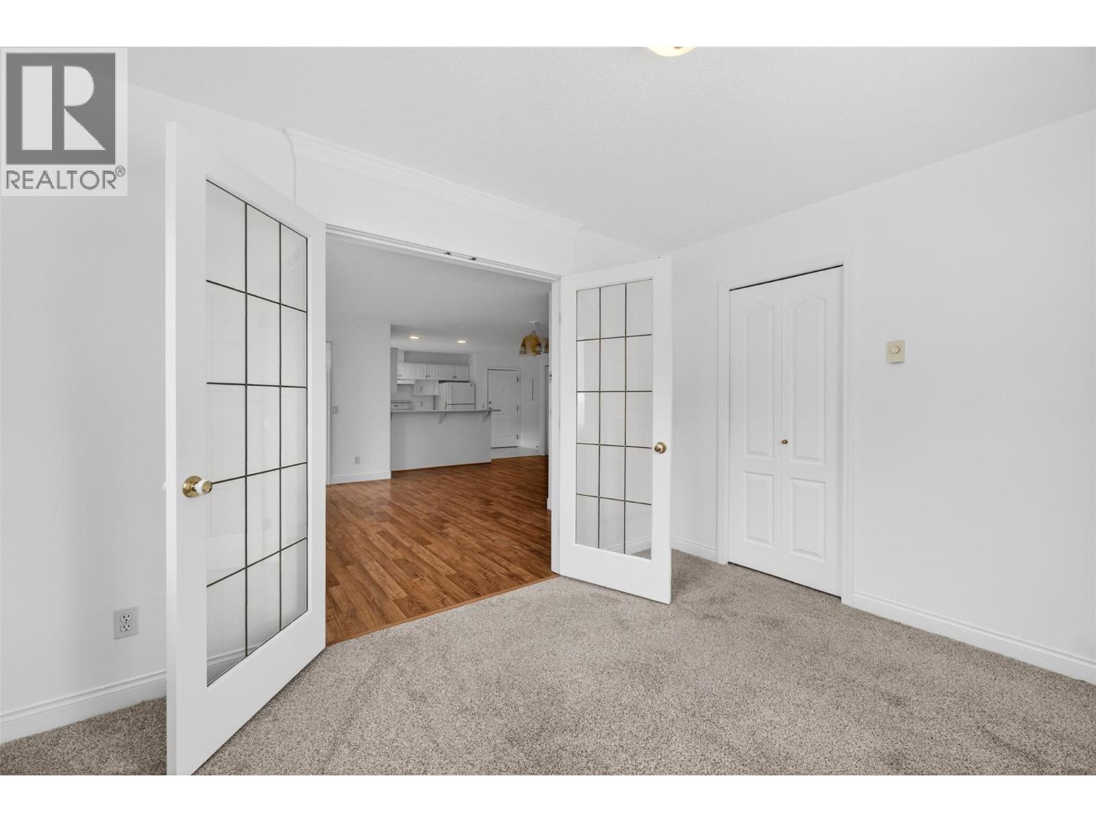 #301 330 7 Street SE - 38