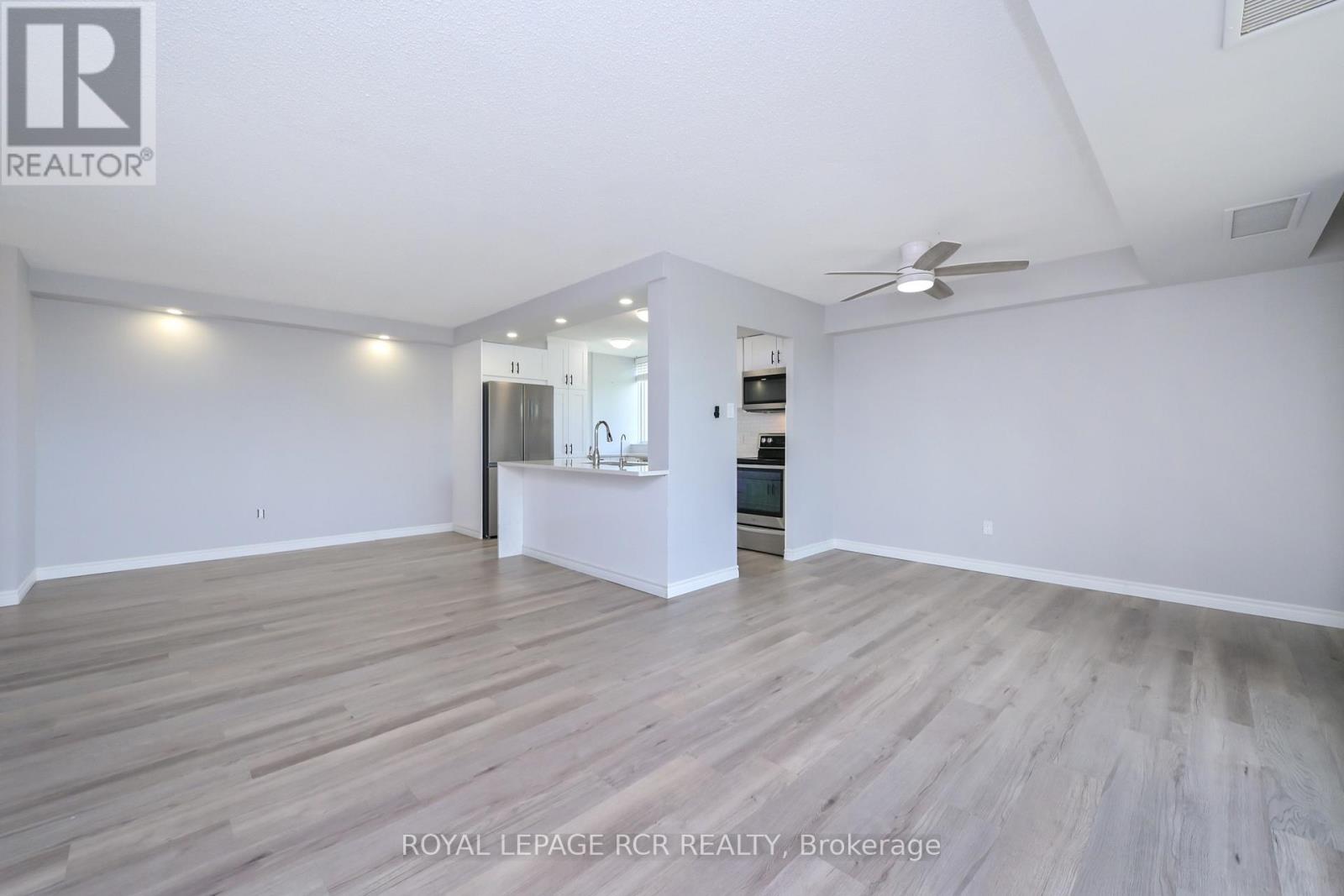 ##404 8 FEAD STREET - 13