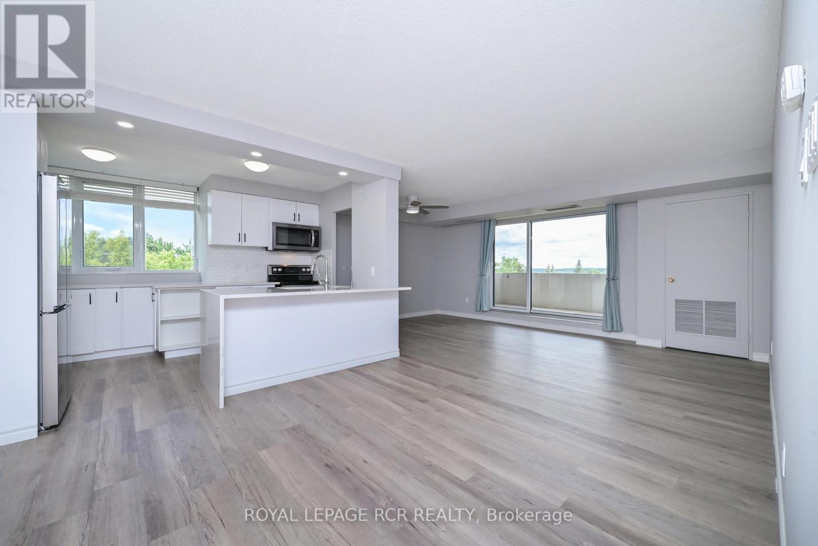 ##404 8 FEAD STREET - 15