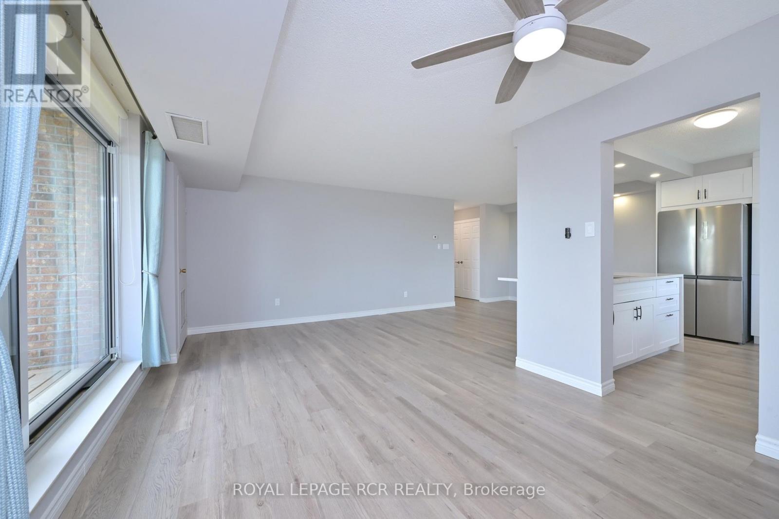 ##404 8 FEAD STREET - 17