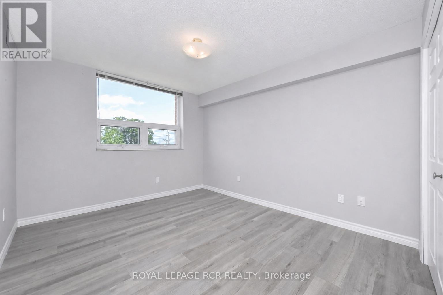 ##404 8 FEAD STREET - 20