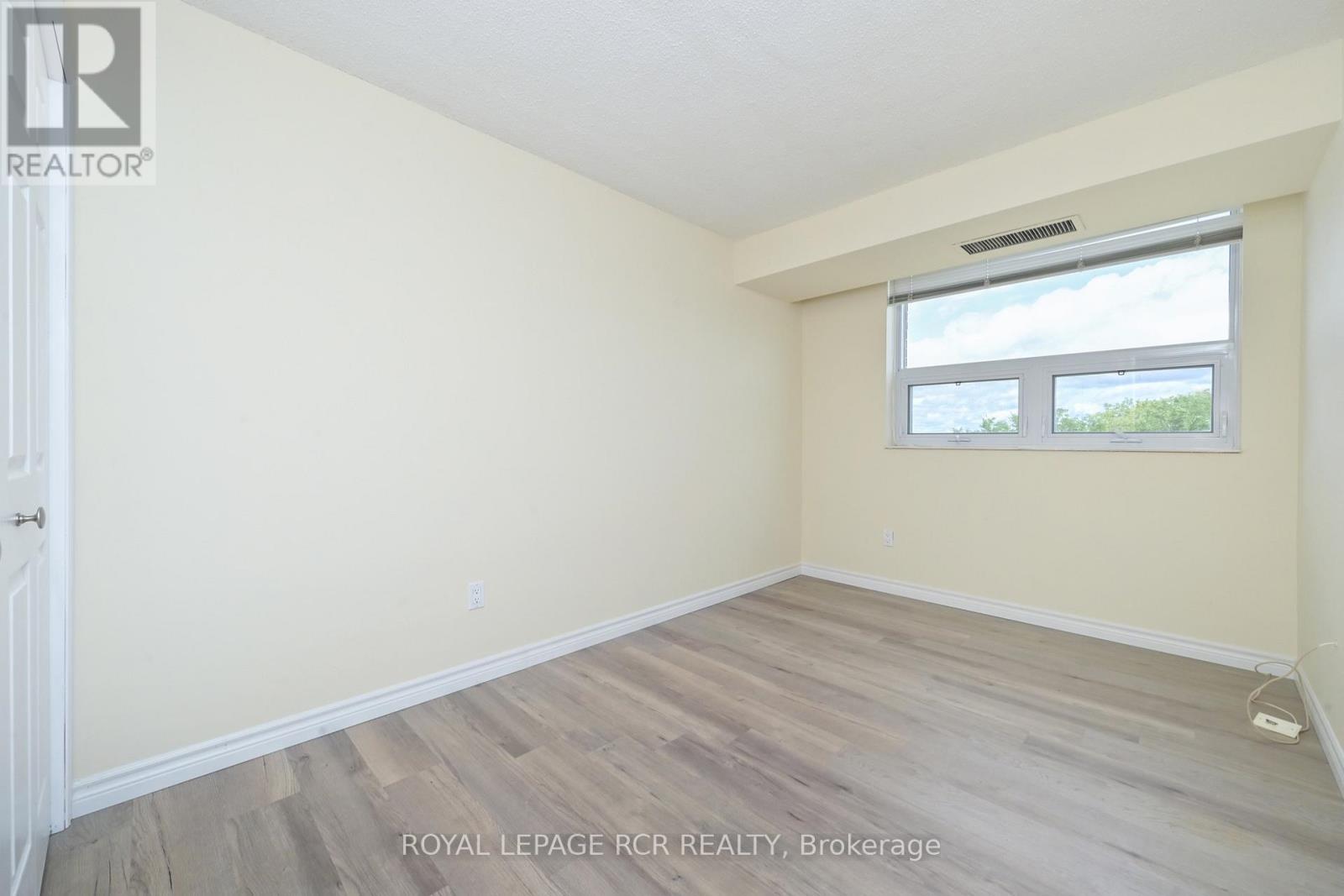 ##404 8 FEAD STREET - 23