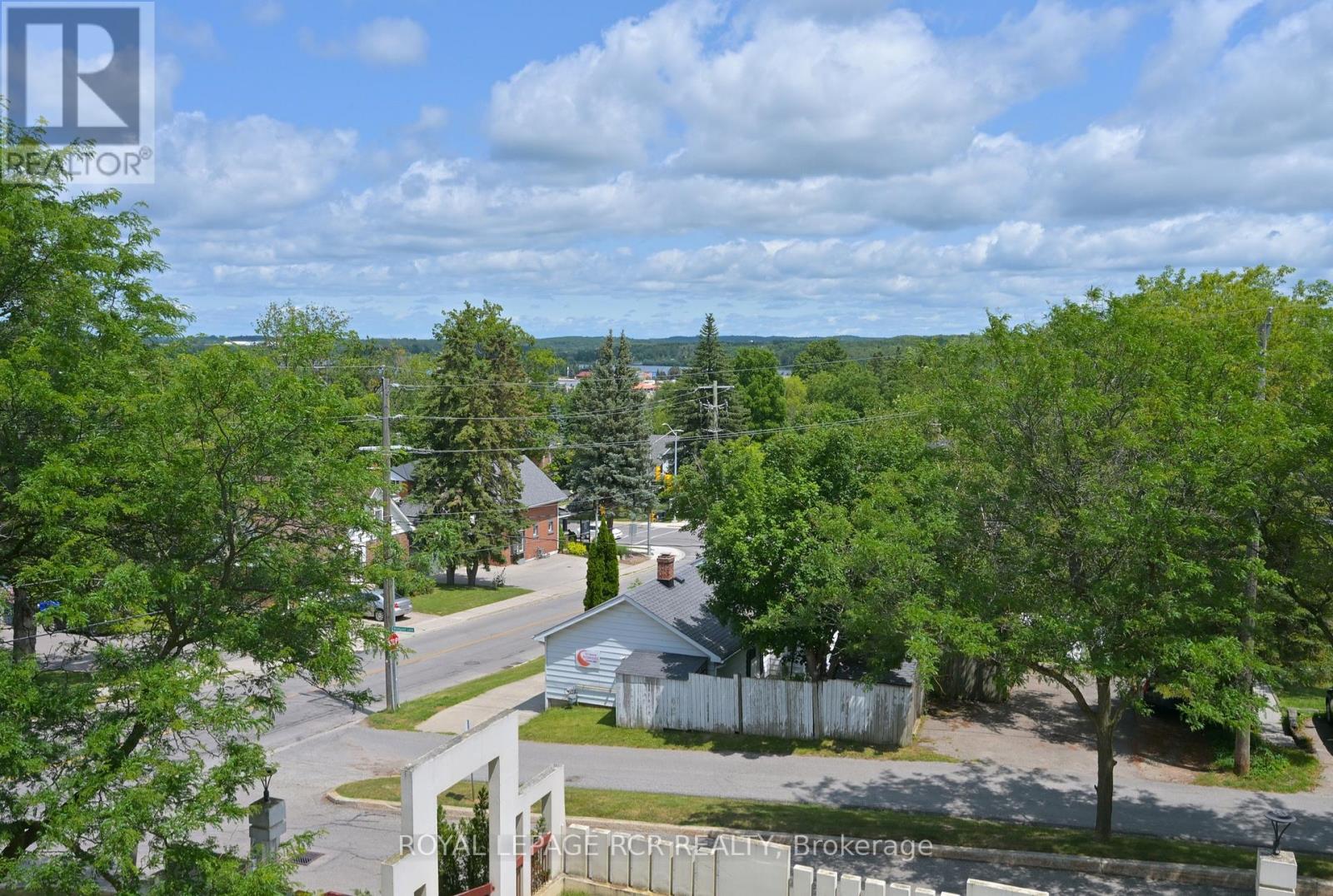 ##404 8 FEAD STREET - 28