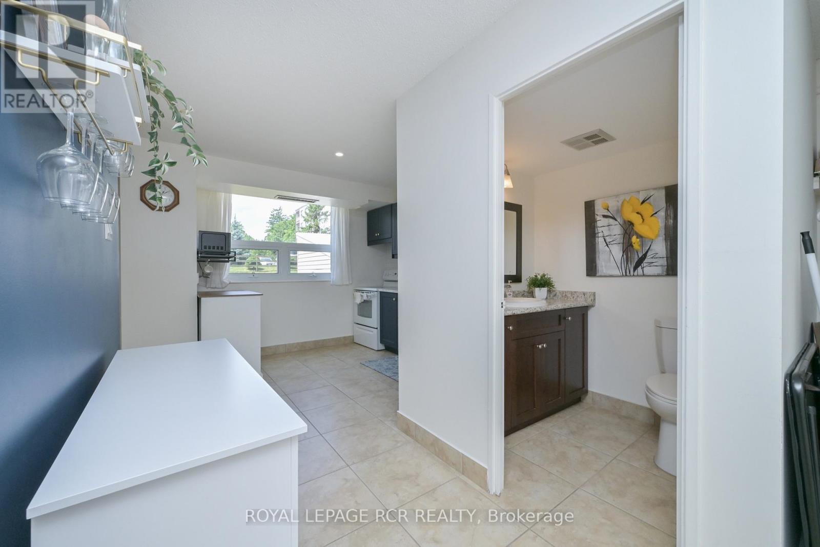 ##404 8 FEAD STREET - 35