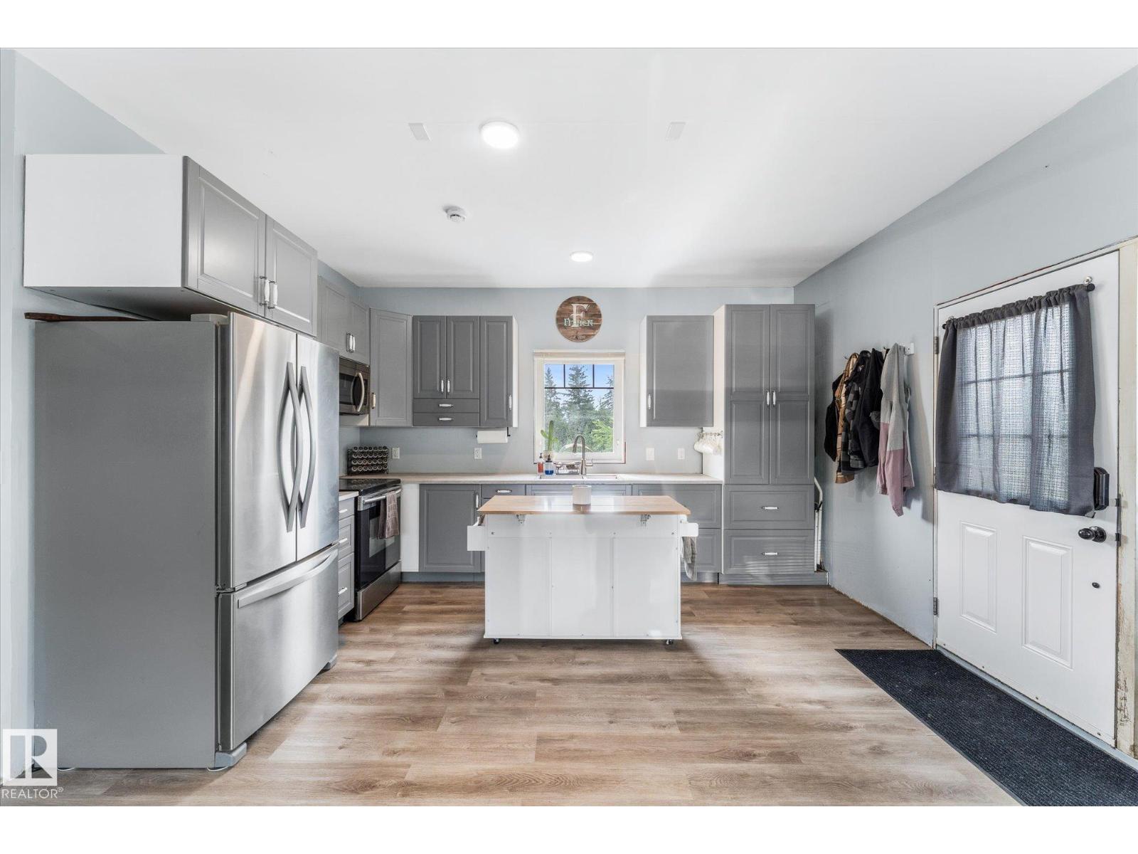 57023 RGE ROAD 220 - 9
