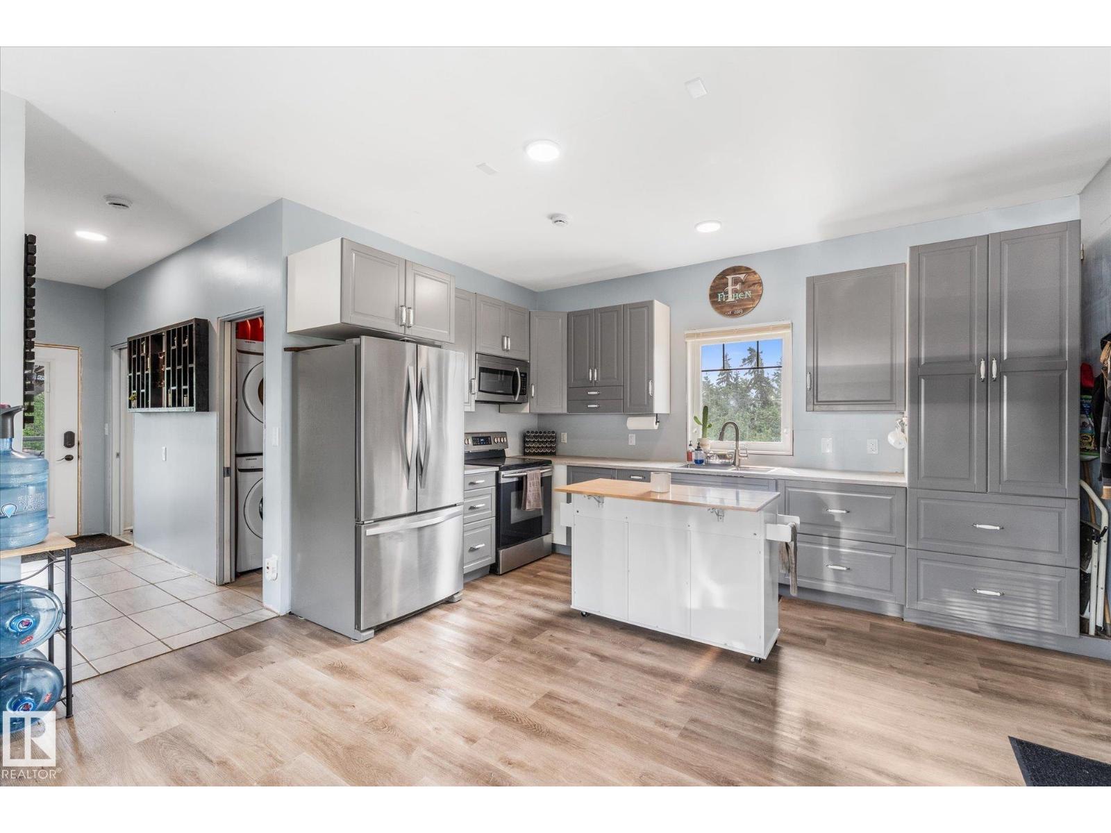 57023 RGE ROAD 220 - 8