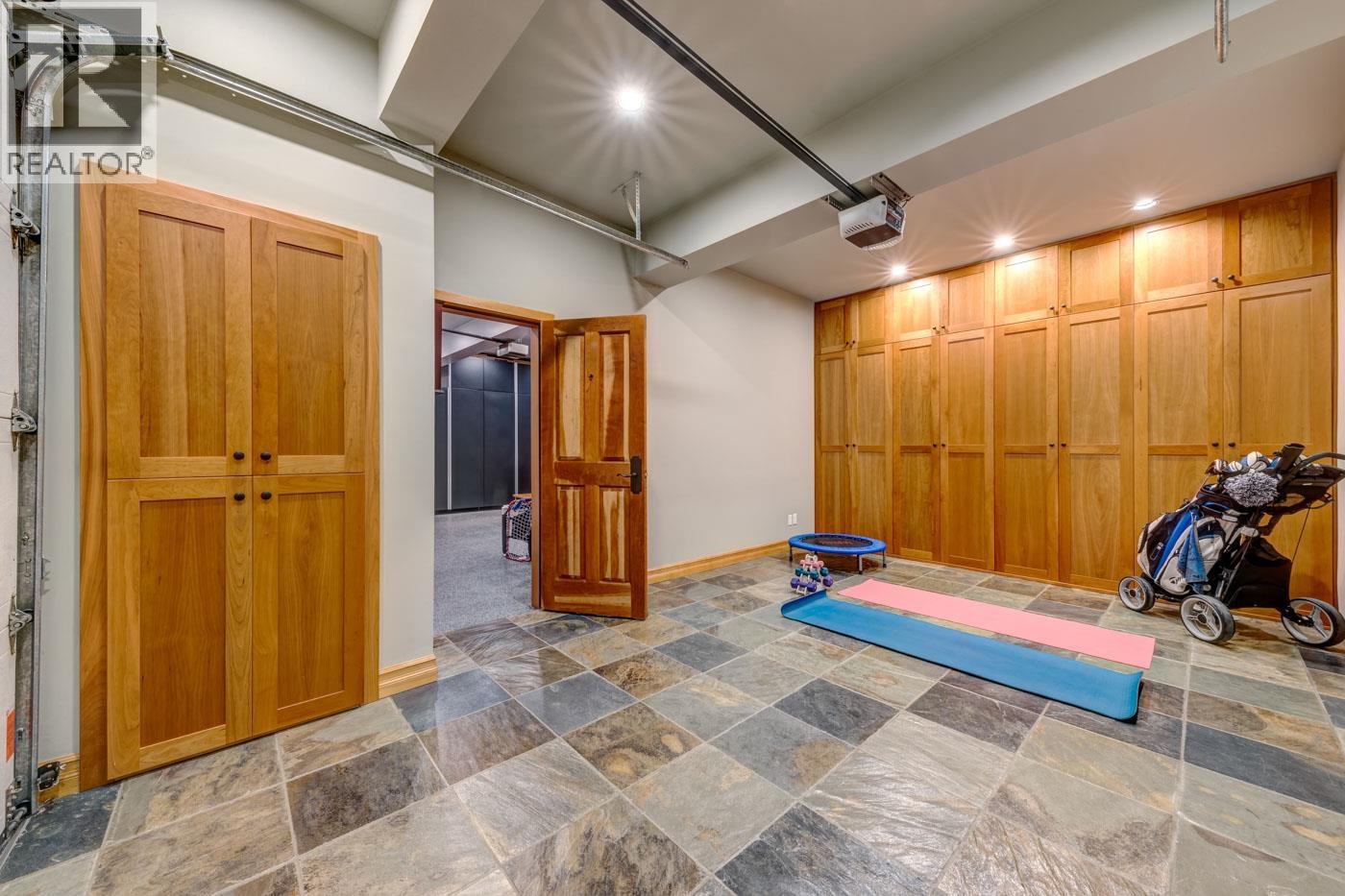 6361 FAIRWAY DRIVE, Whistler