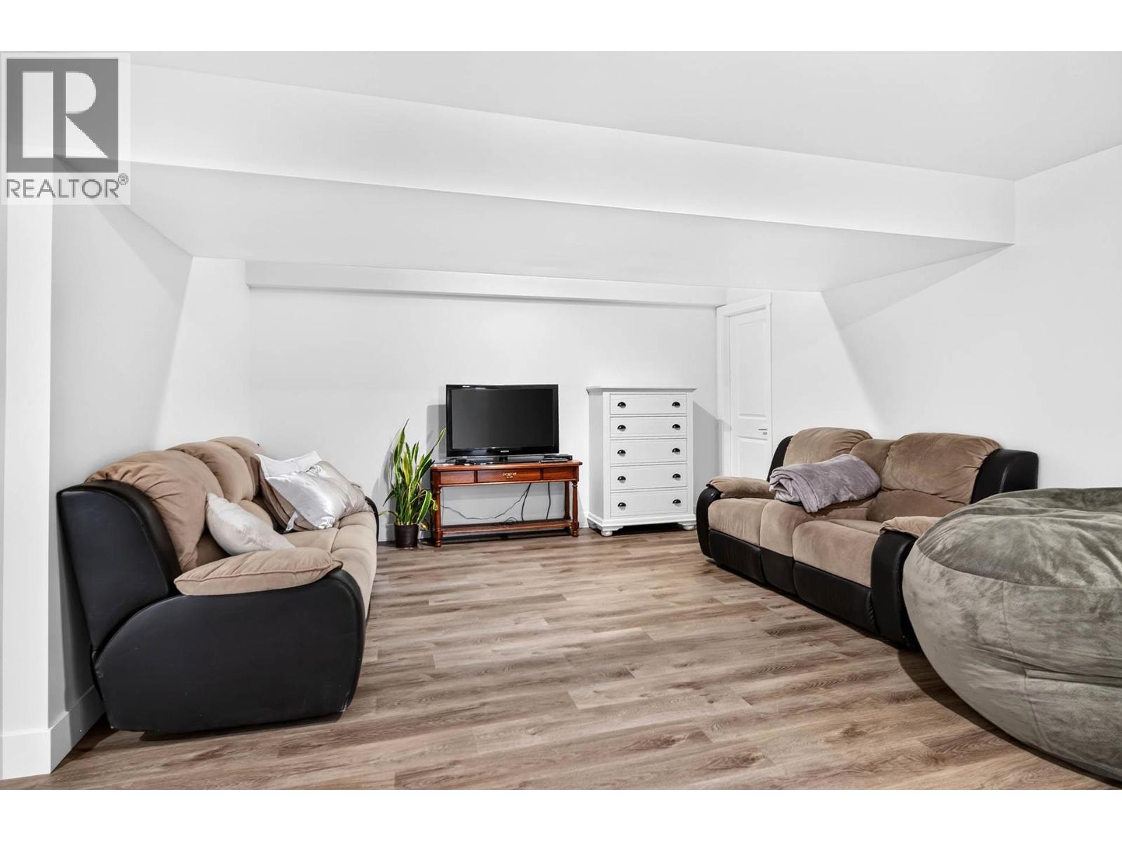 3585 Navatanee Drive - 29