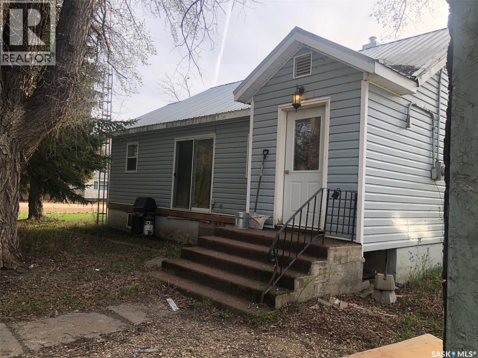 19 1st AVENUE N - 1