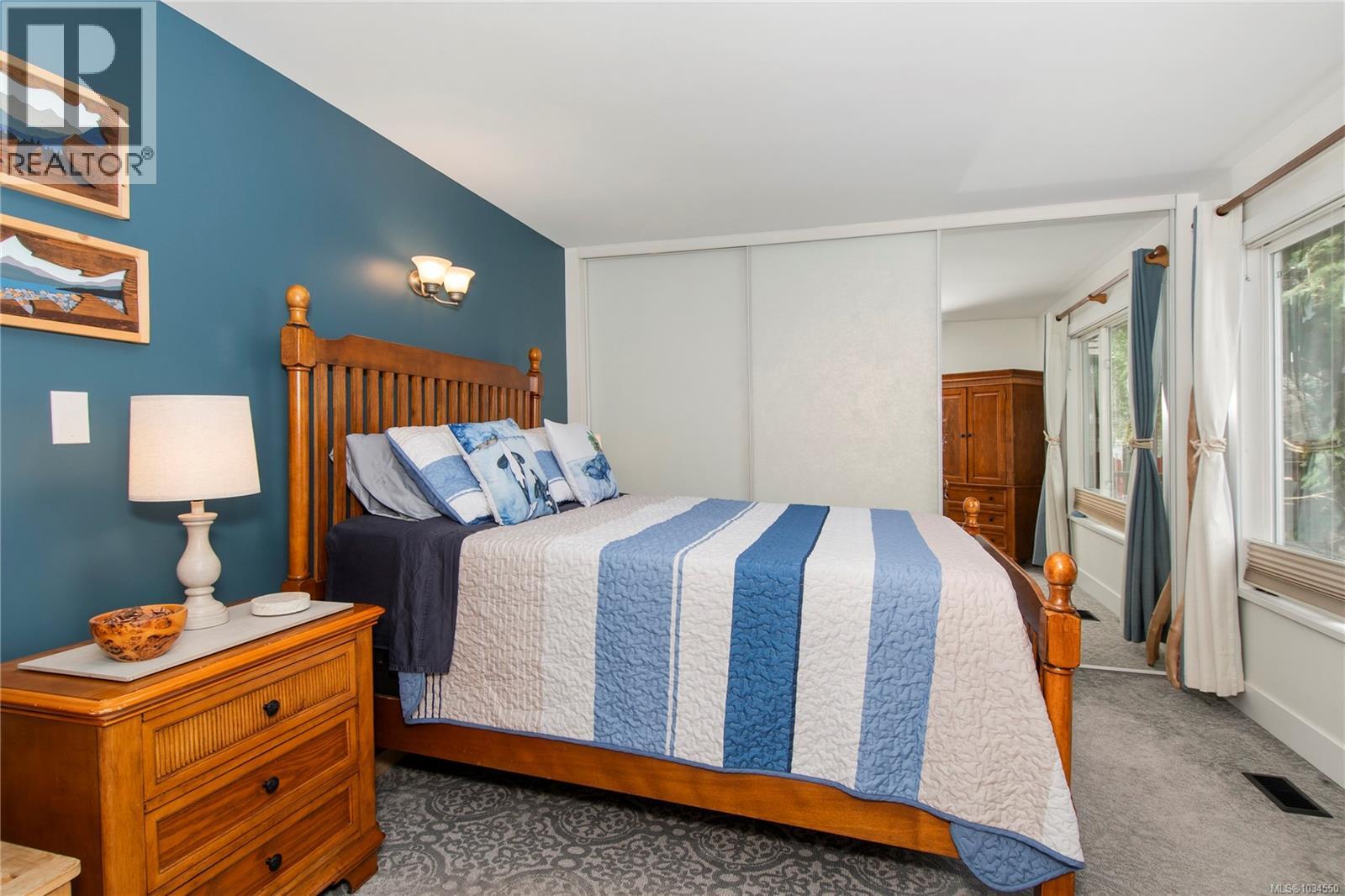 4123 Island Hwy S - 24