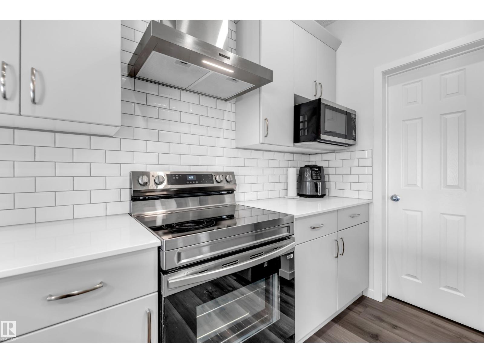 4610 72 AV - Image 11