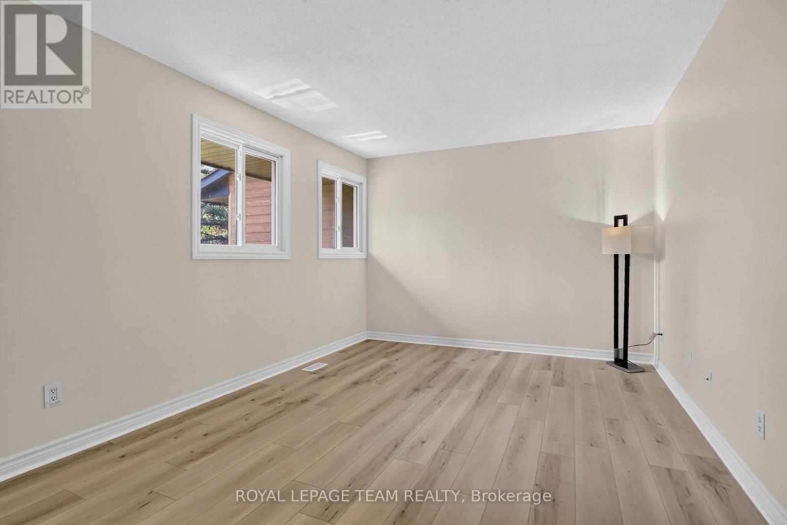 120 MCCLINTOCK WAY - Image 26