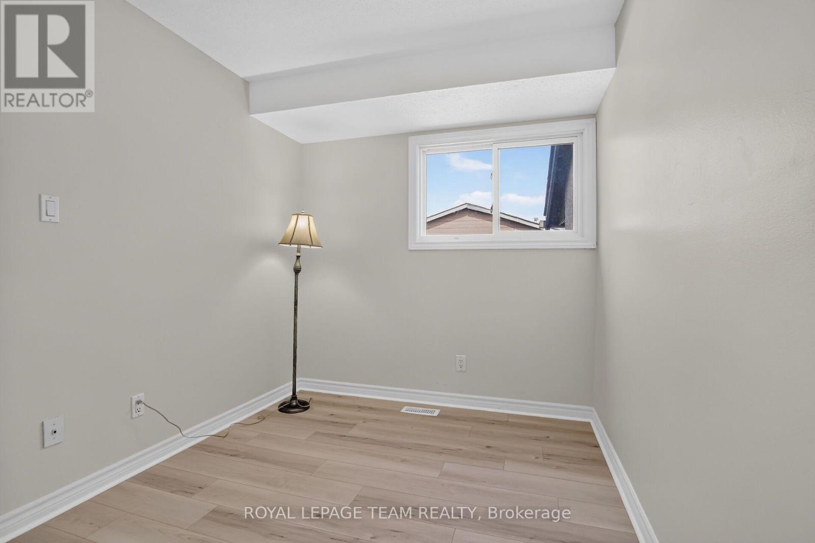 120 MCCLINTOCK WAY - Image 35