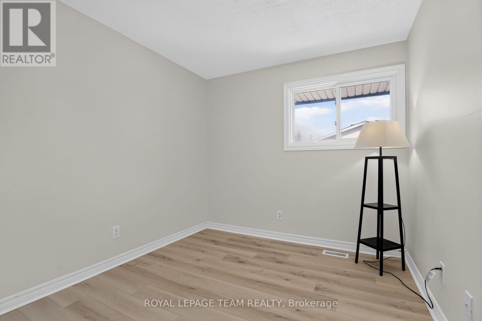 120 MCCLINTOCK WAY - Image 37