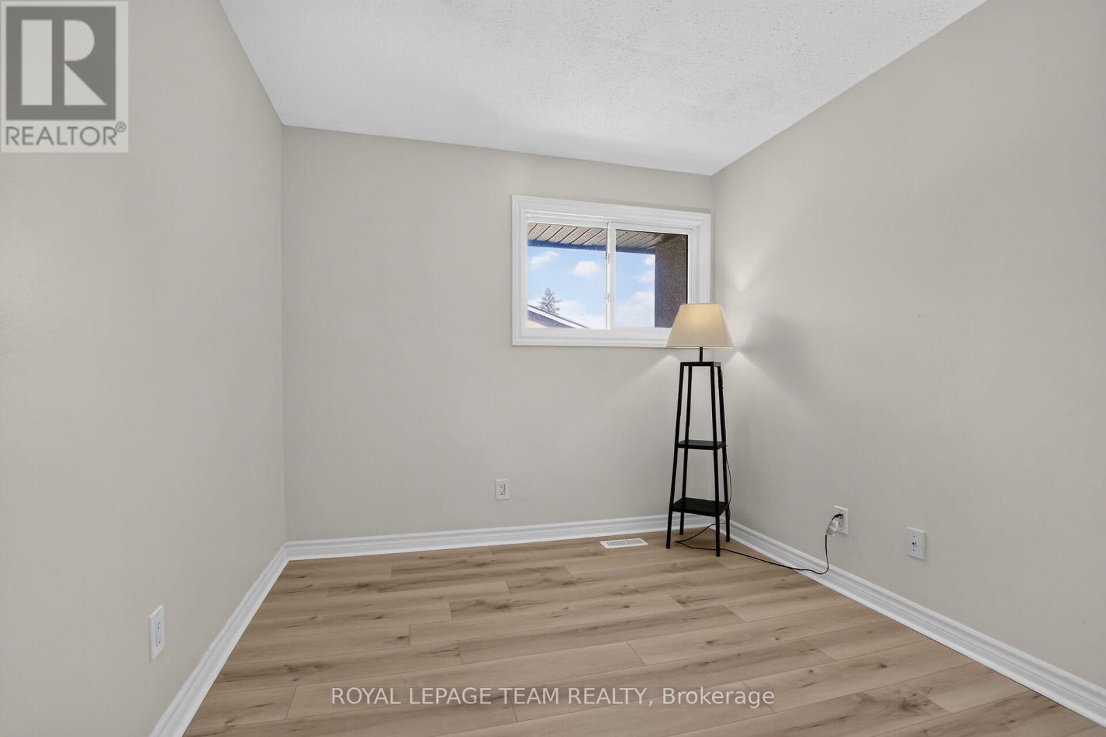 120 MCCLINTOCK WAY - Image 38