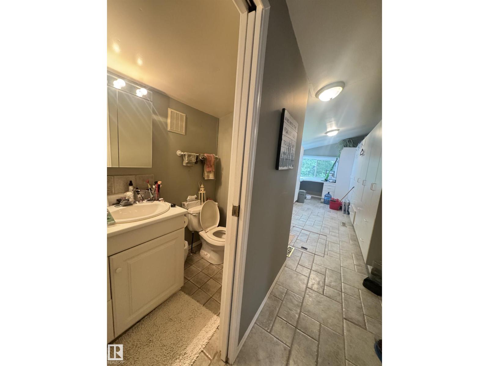 5224 50 AV - Image 21