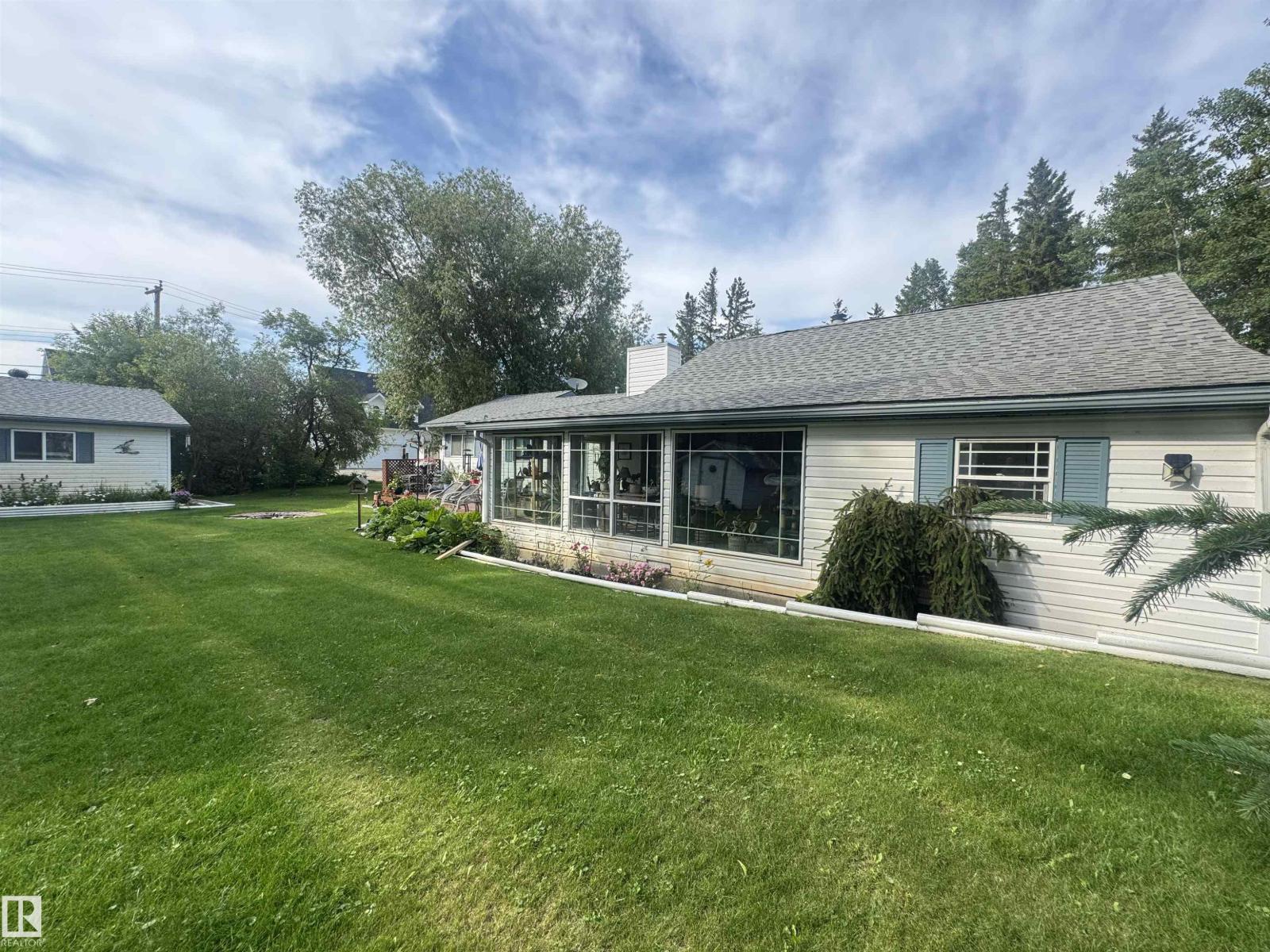5224 50 AV - Image 8
