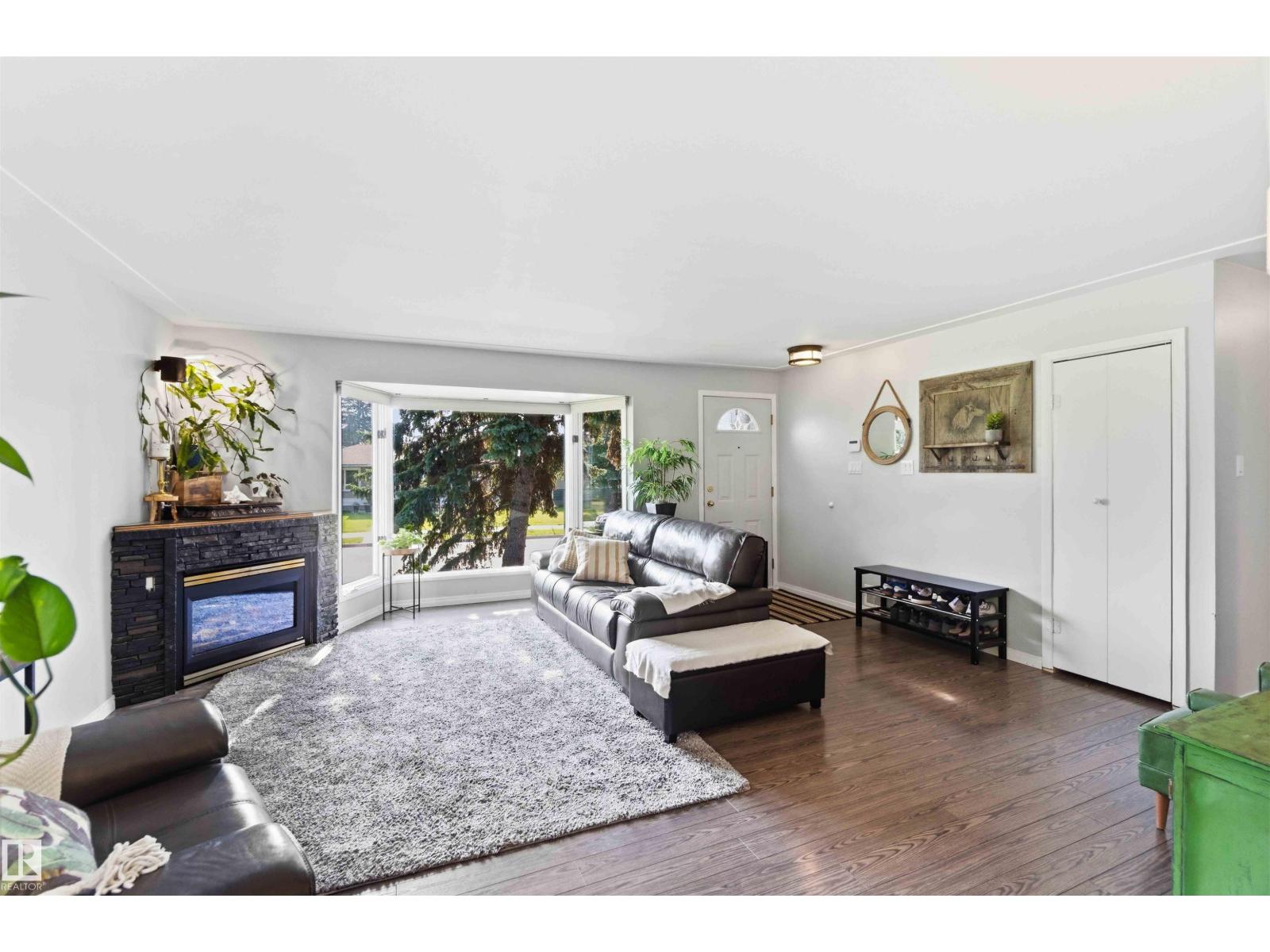 5208 105 ST NW - Image 6