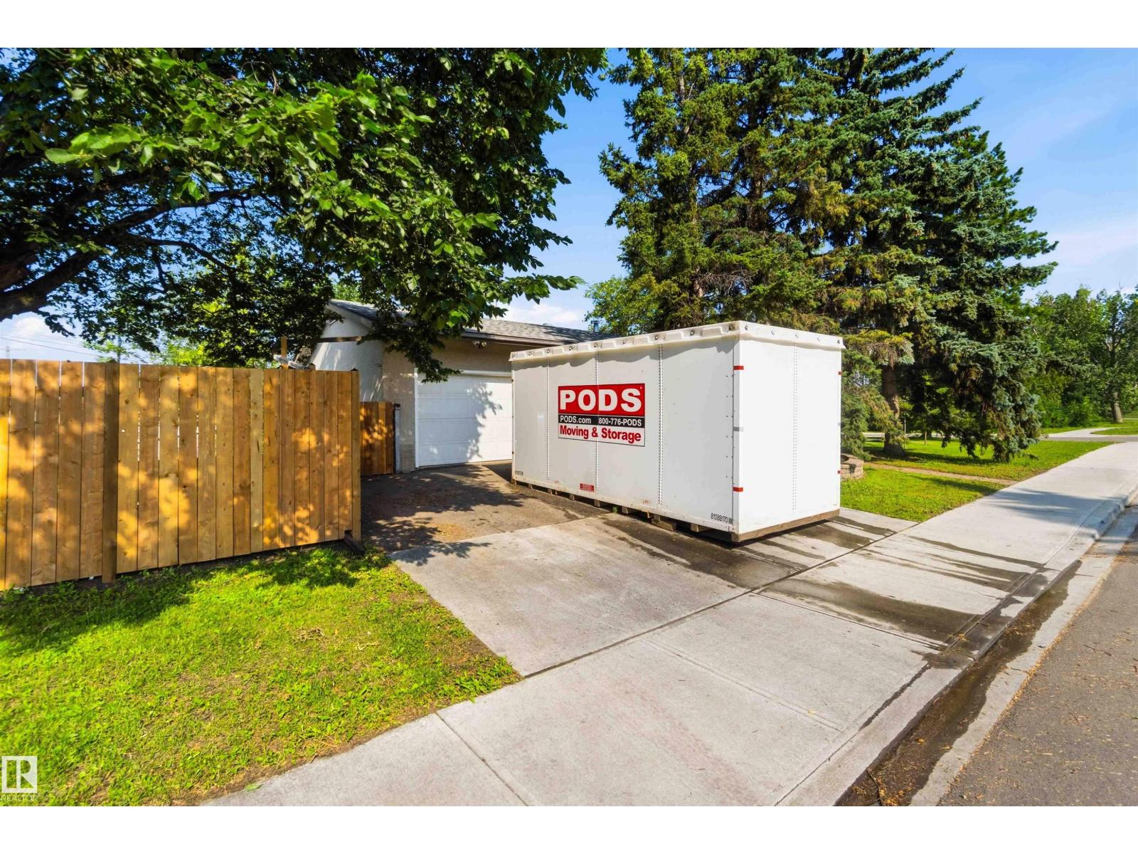 5208 105 ST NW - 29