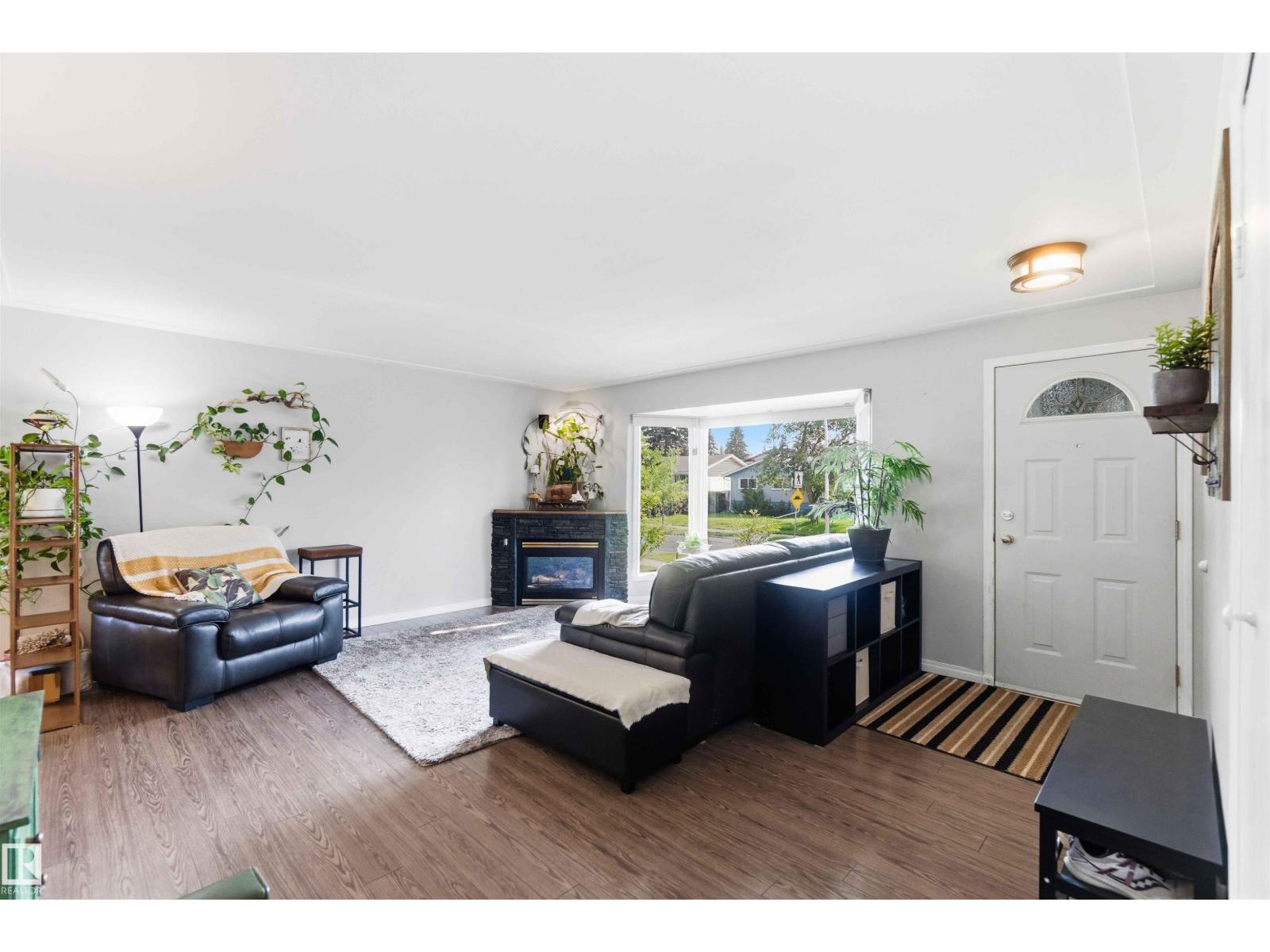 5208 105 ST NW - Image 3
