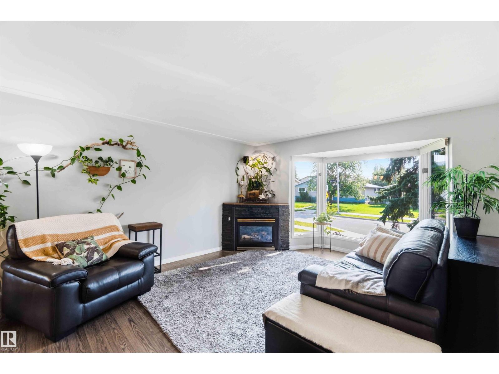 5208 105 ST NW - Image 5
