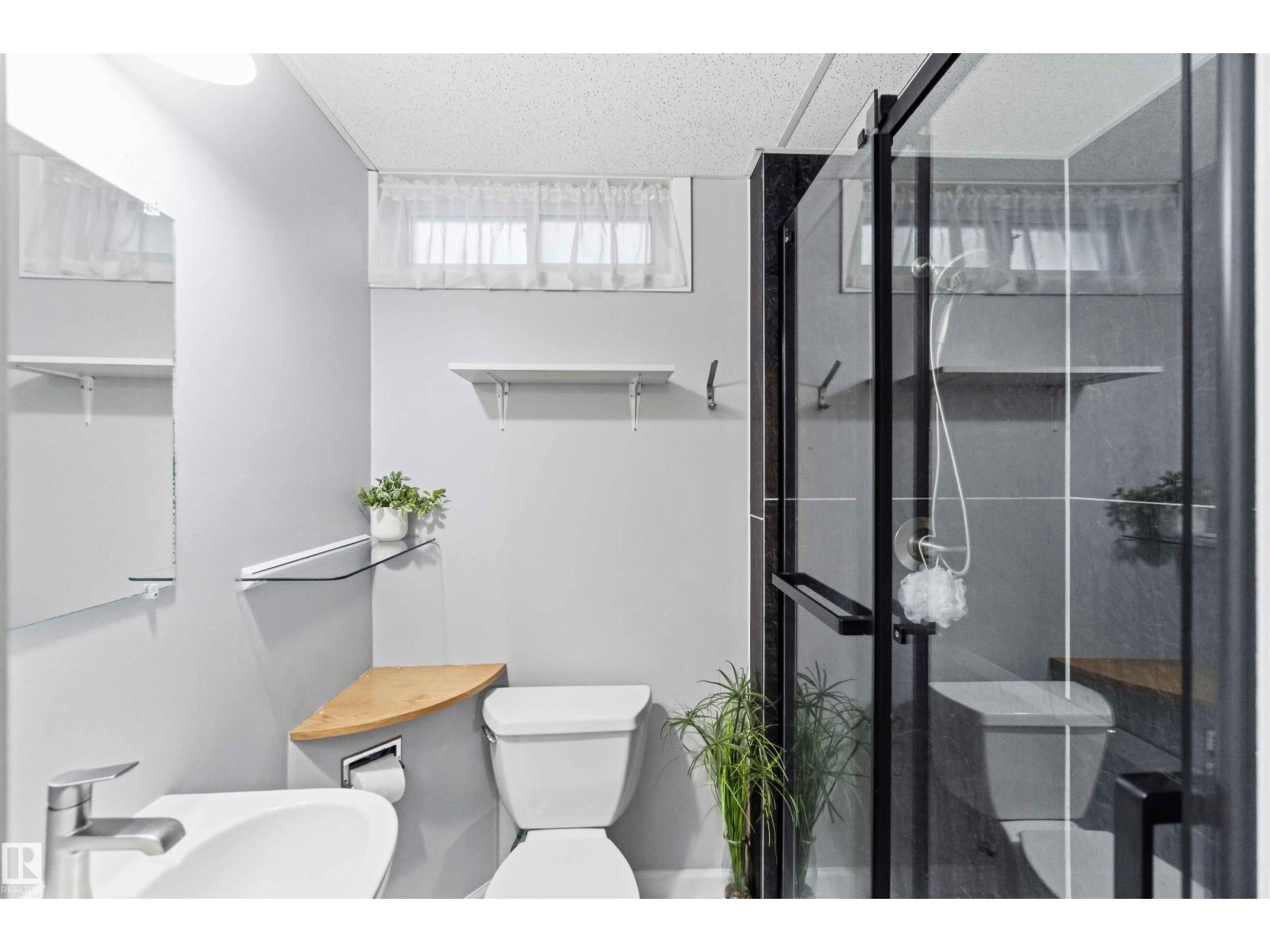 5208 105 ST NW - 24