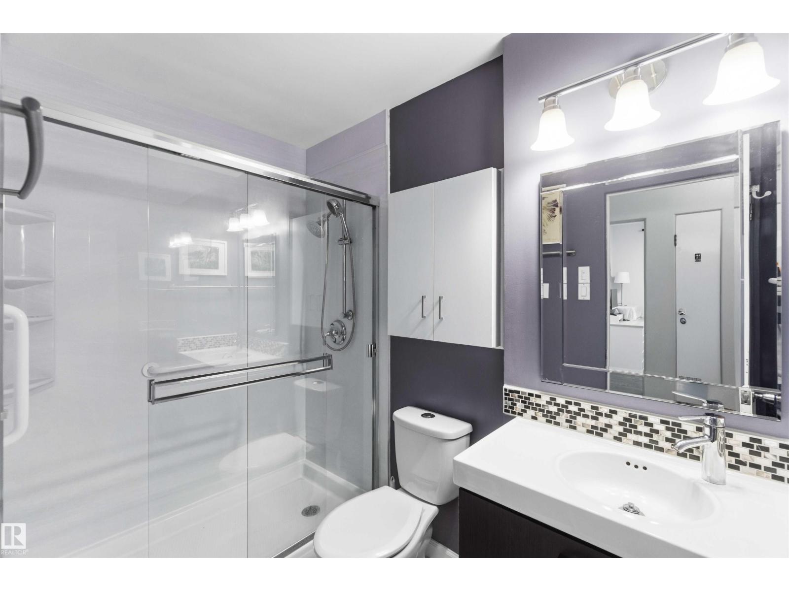 5208 105 ST NW - 14
