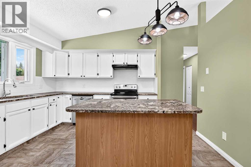 11335 Braeside Drive SW, Braeside, Calgary photo 4
