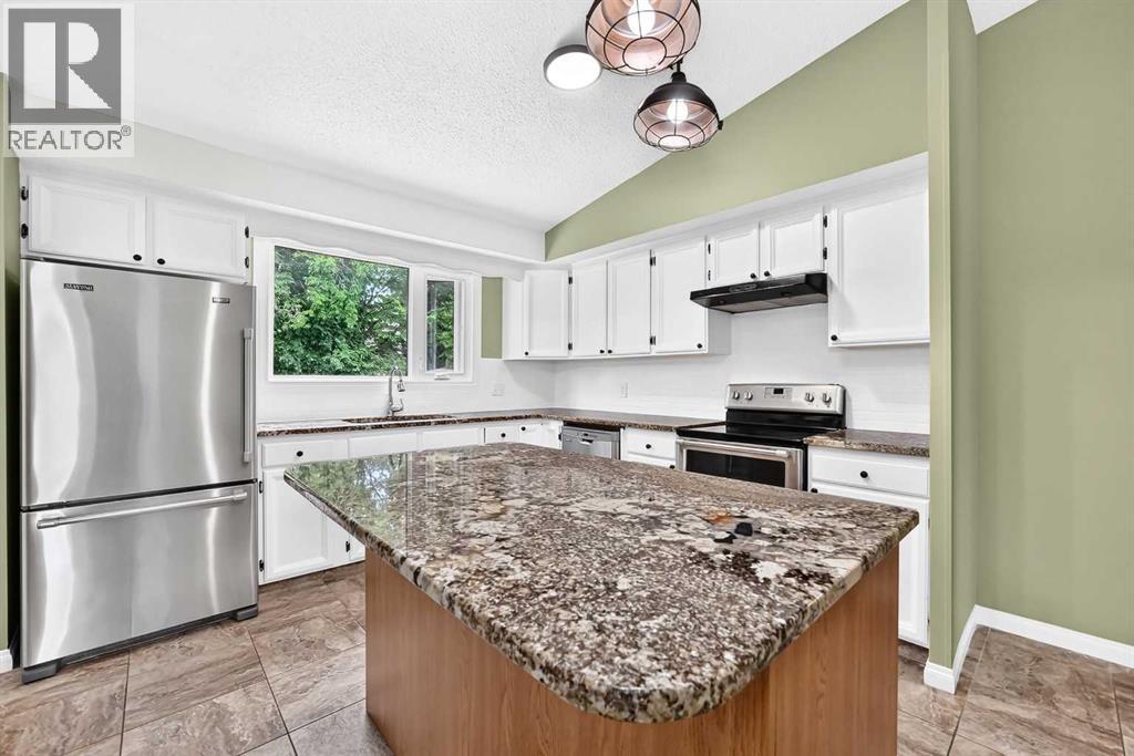 11335 Braeside Drive SW, Braeside, Calgary photo 3