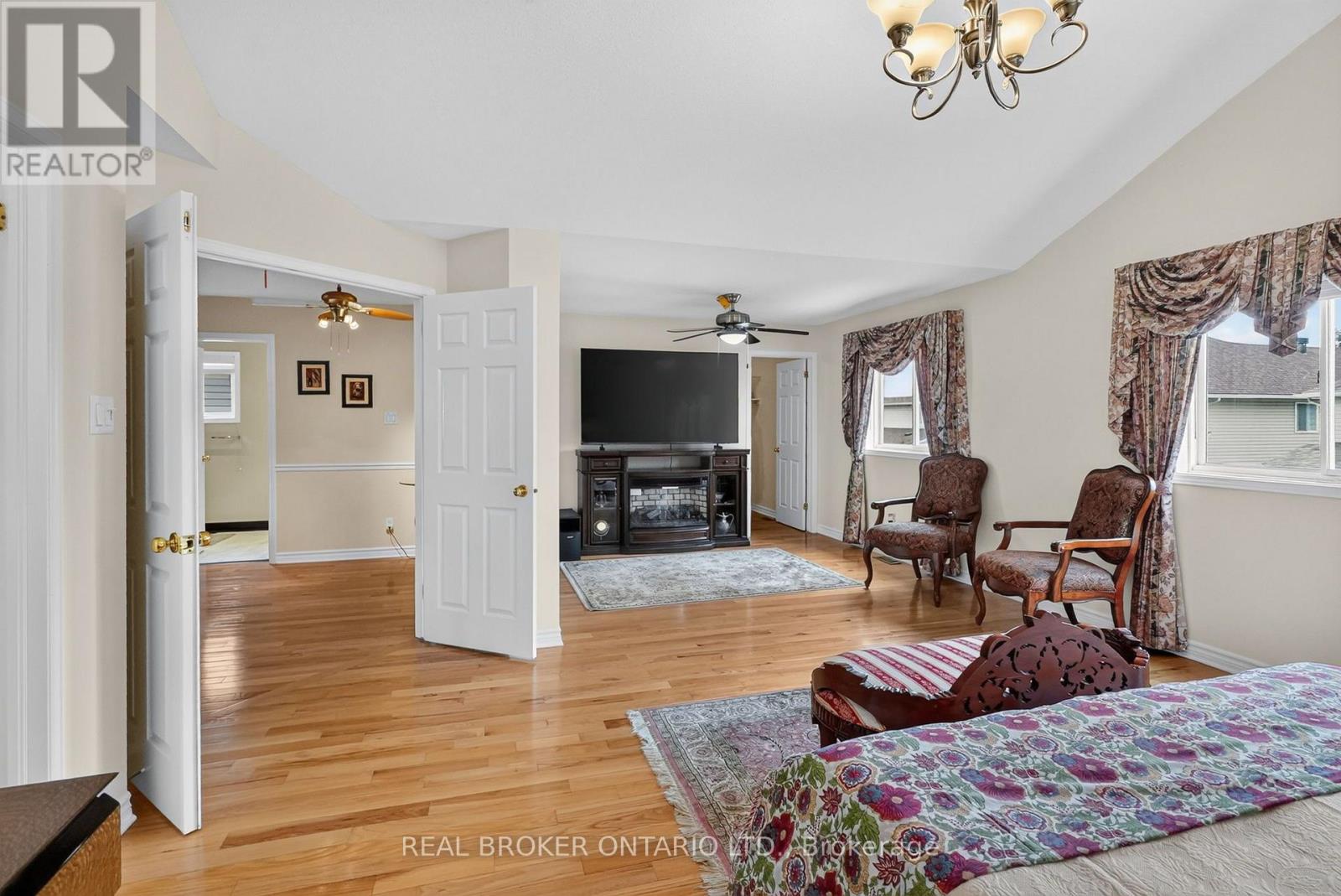 157 FAIRLOP WAY - Image 29