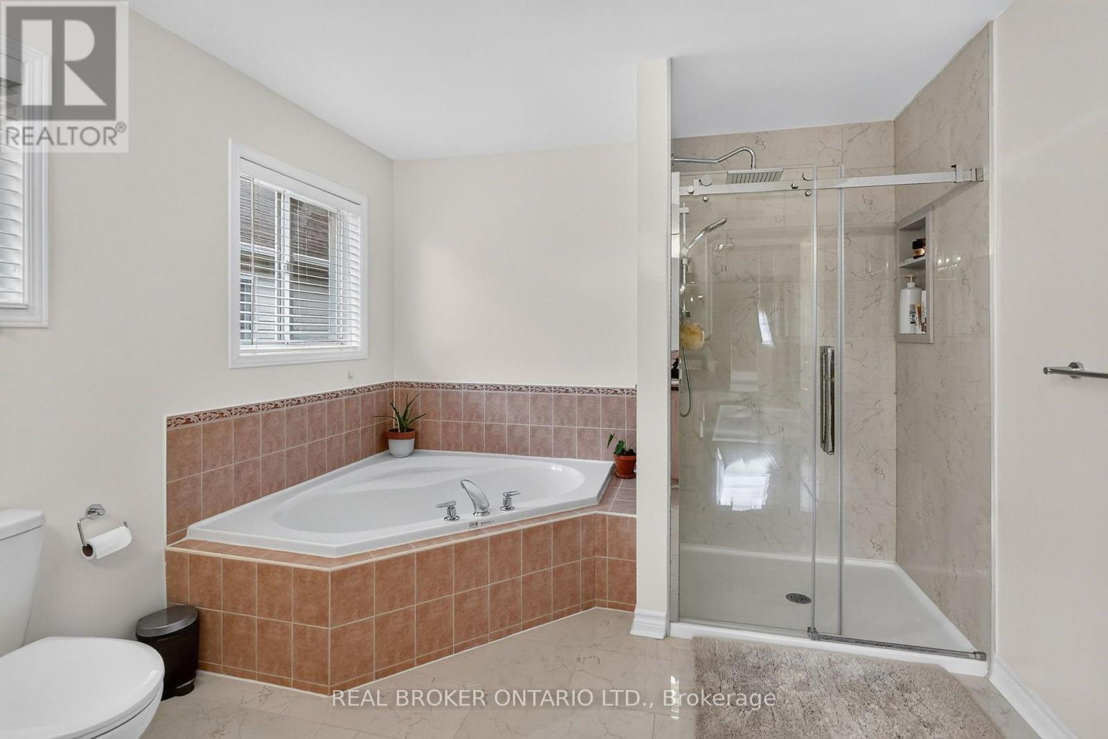 157 FAIRLOP WAY - Image 31