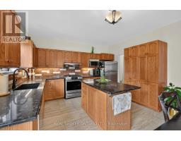 Bathroom - 157 Fairlop Way, Ottawa, ON K2J5B8 Photo 7