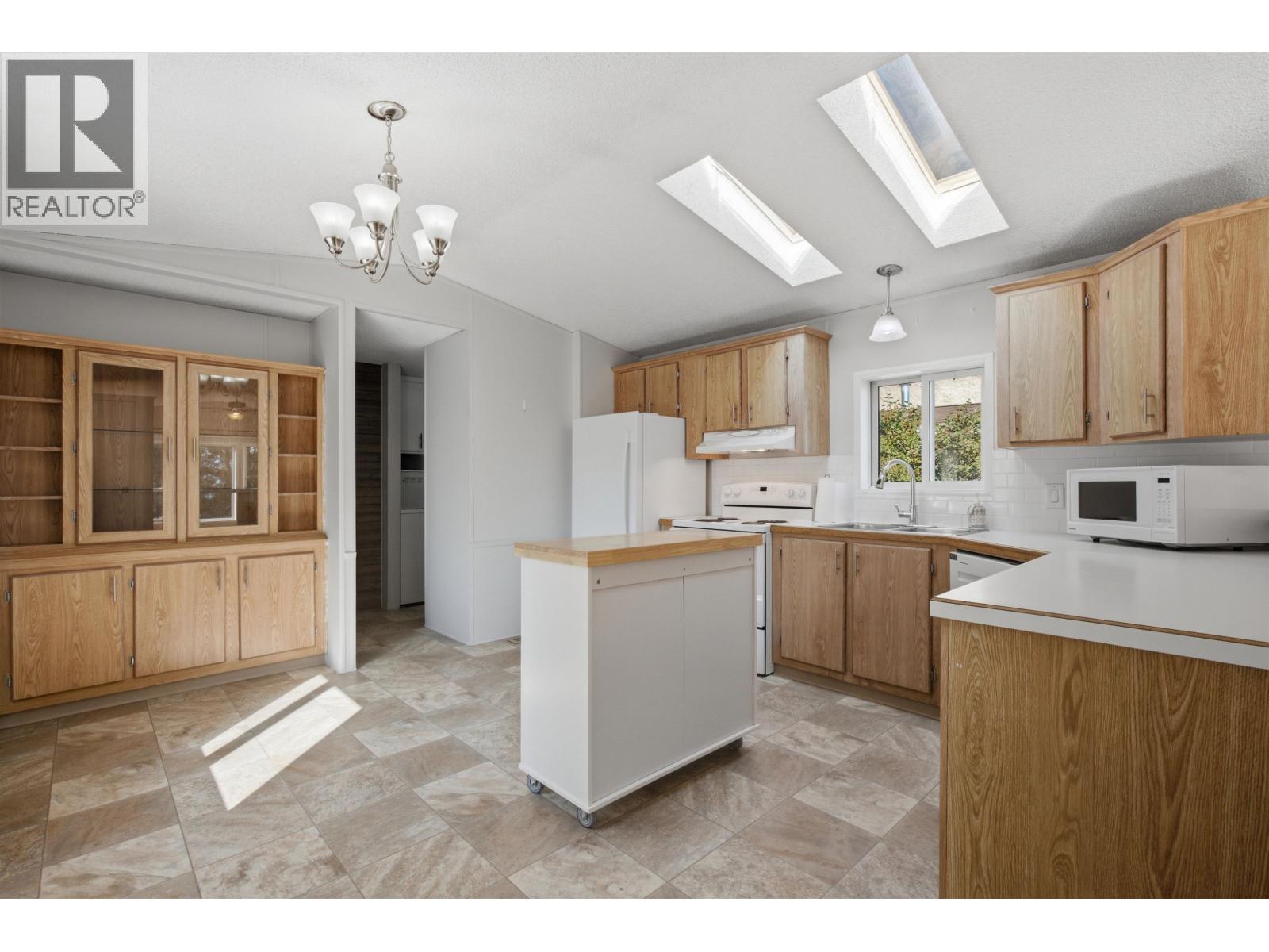 #22 803 HODGSON ROAD - 3