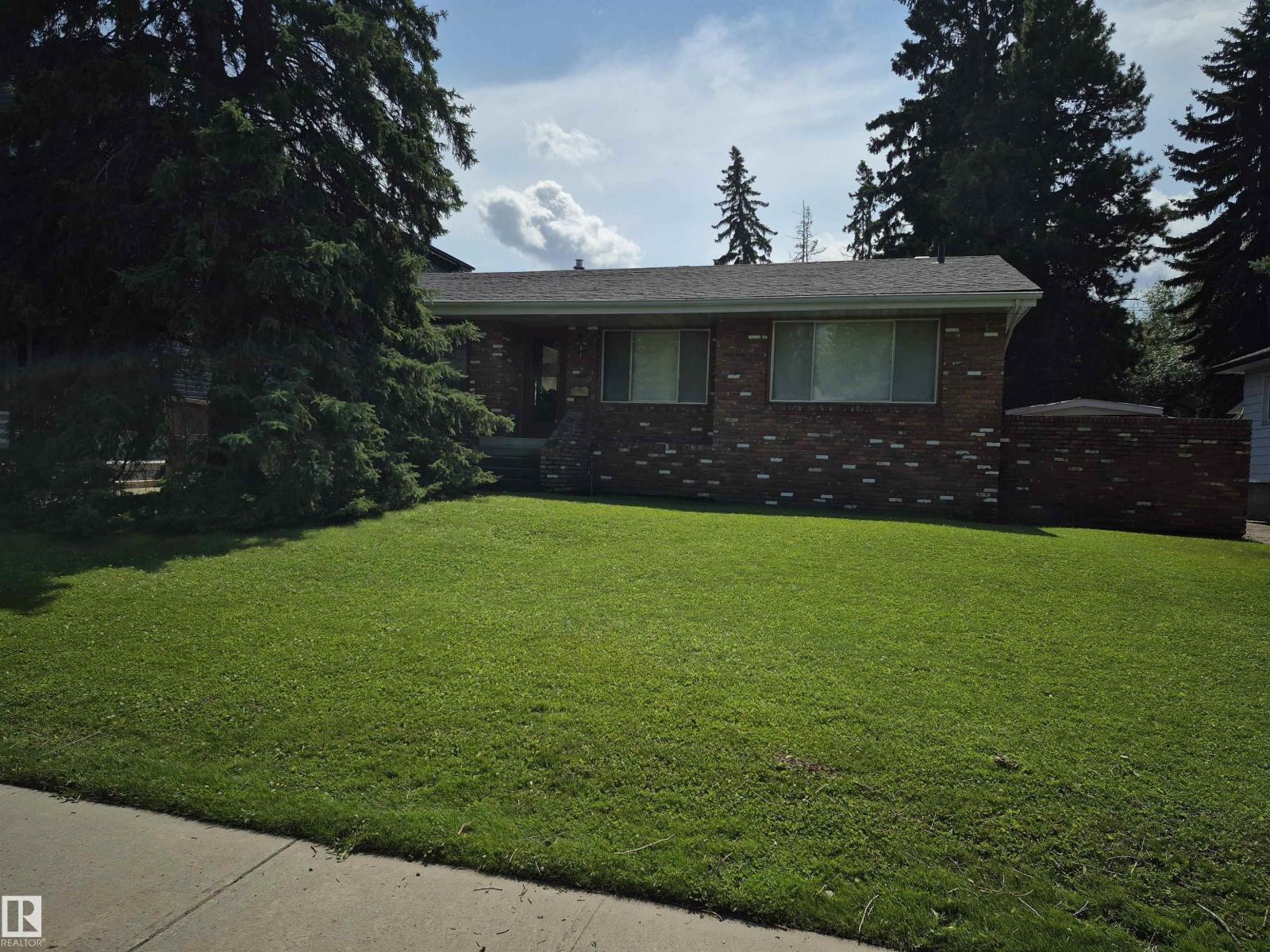 11715 83 AV NW, Windsor Park (Edmonton), Edmonton photo 4