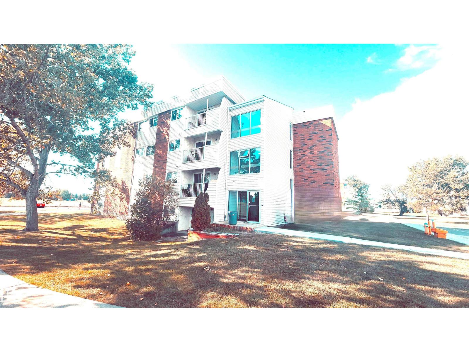 #2 11265 31 AV NW - 13