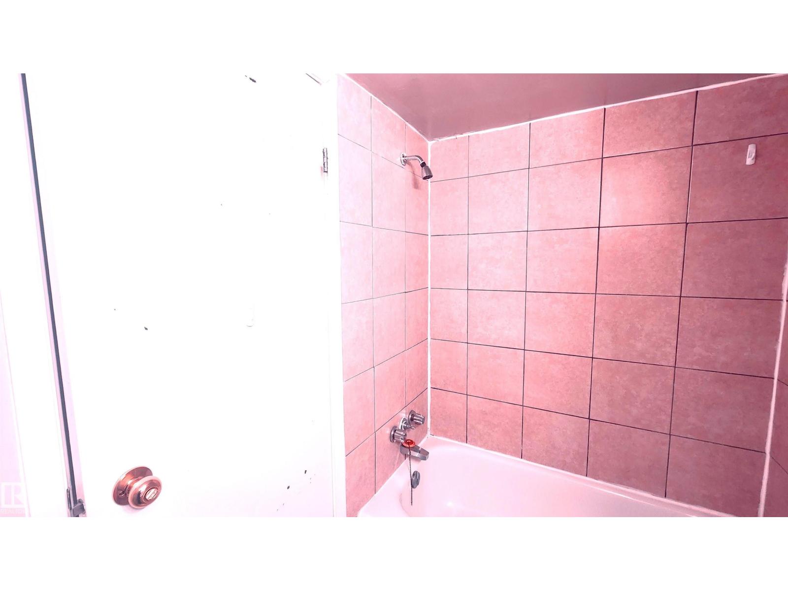 #2 11265 31 AV NW - 8