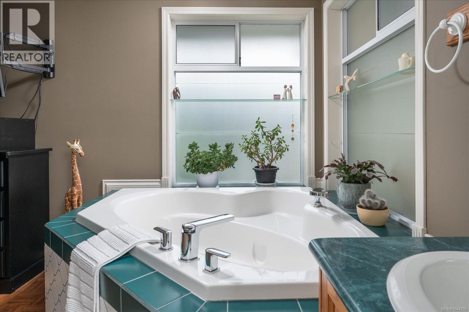 280 Butler Ave - 34