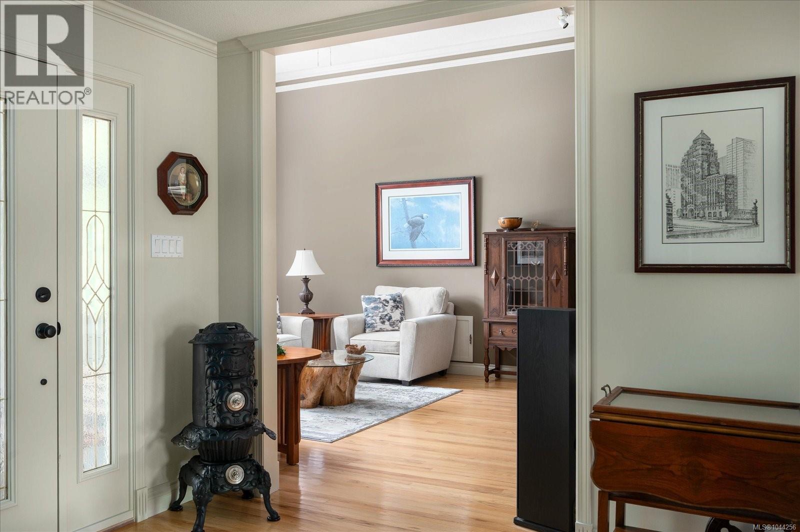 280 Butler Ave - 6