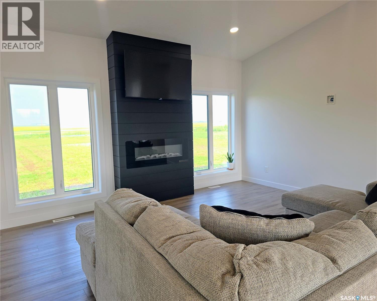 8 George Drive - Image 15