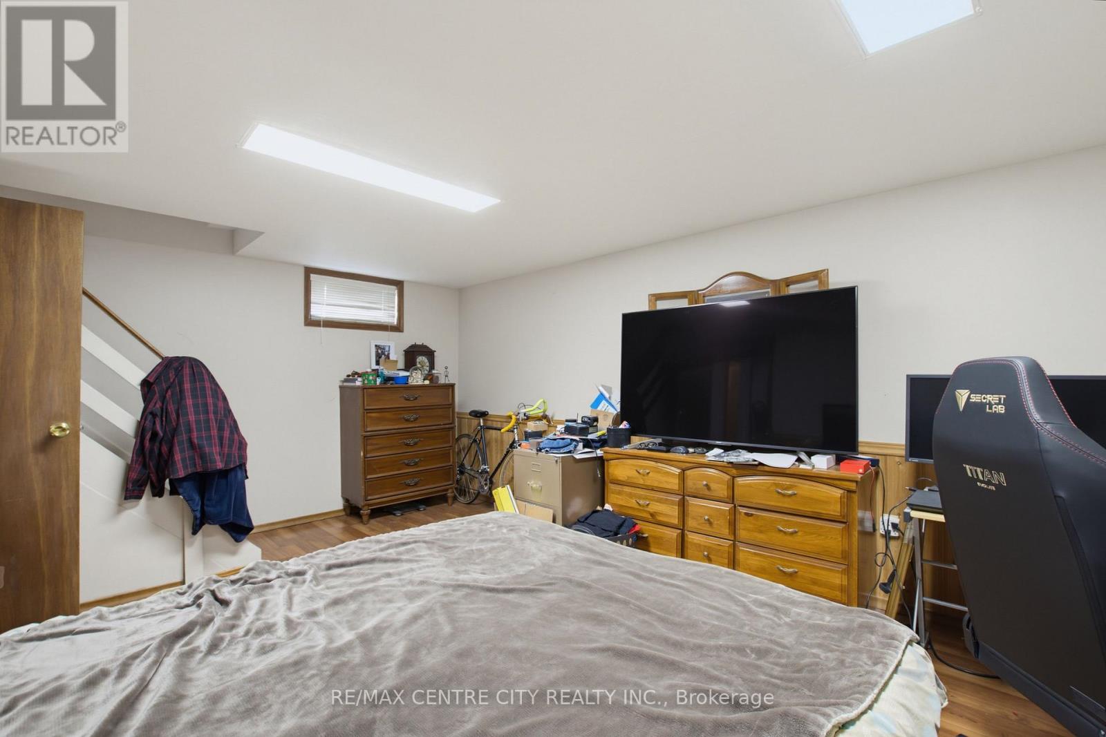 581 DEVERON CRESCENT - 16