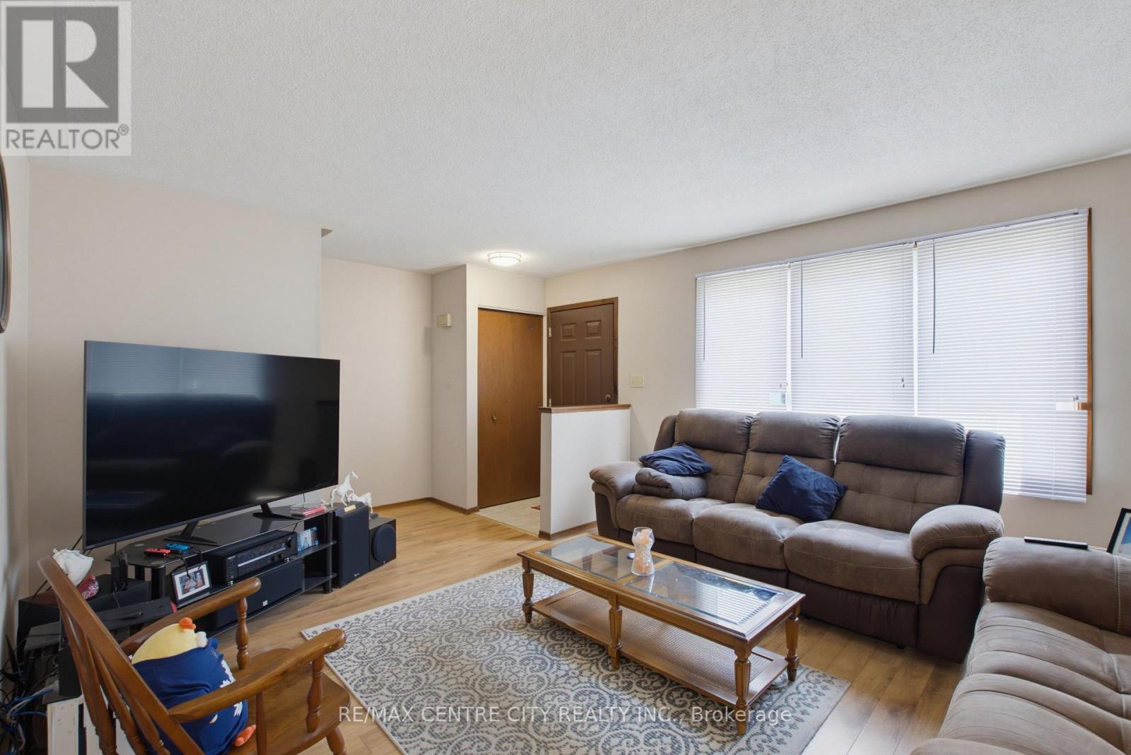 581 DEVERON CRESCENT - 23