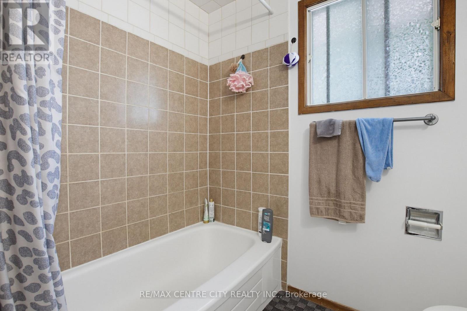 581 DEVERON CRESCENT - 25