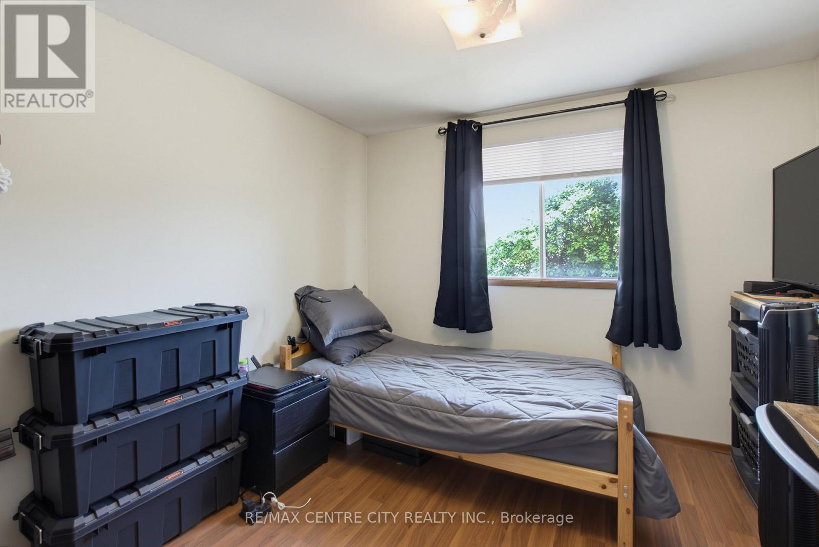 581 DEVERON CRESCENT - 27
