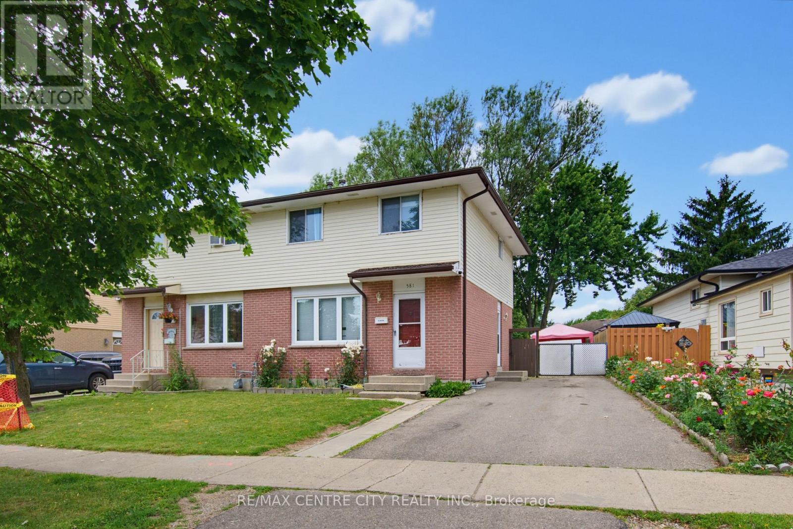 581 DEVERON CRESCENT - 3