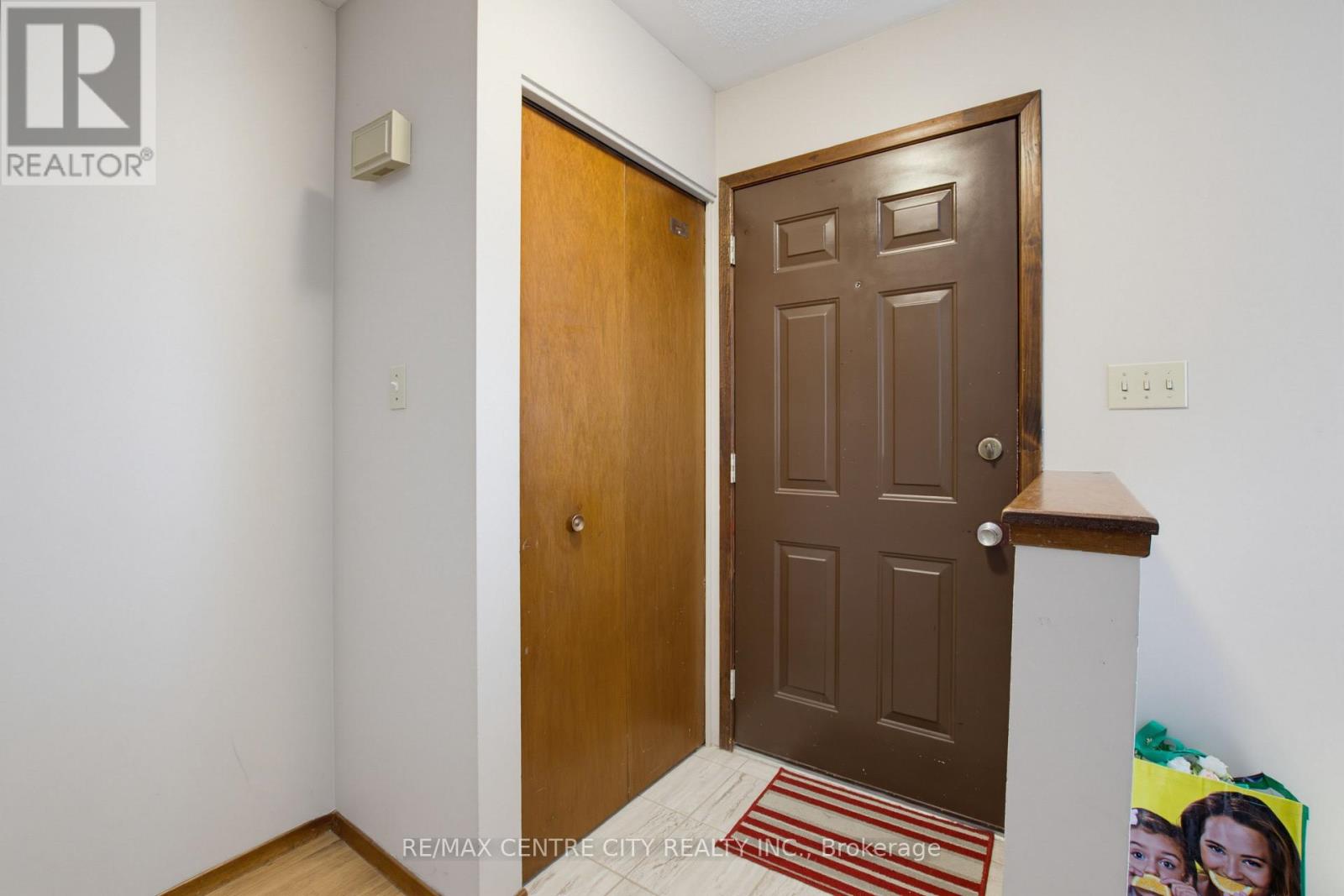 581 DEVERON CRESCENT - 32