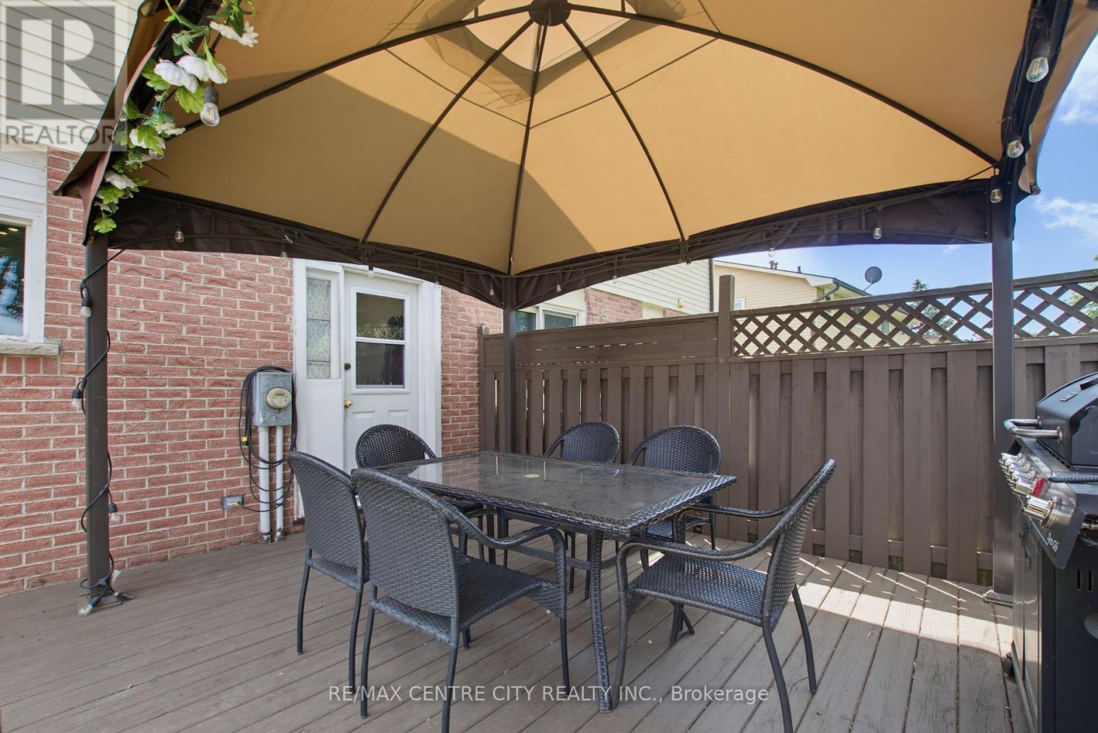 581 DEVERON CRESCENT - 34